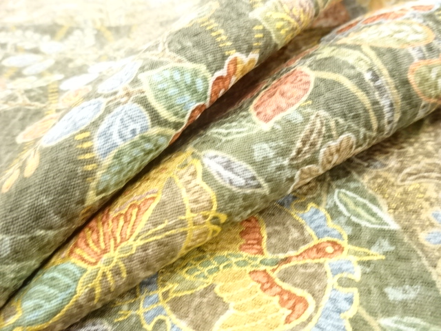  草花に蝶模様小紋着物